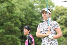 吉田弓美子、前半チャージで首位に浮上!(撮影:ALBA)