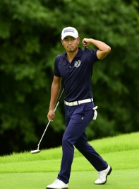 大会連覇のかかる小平が首位を捉えた(撮影:上山敬太)