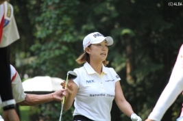 原江里菜、強敵アンに並ばれたが…、悲願のツアー2勝目なるか?(撮影:ALBA)