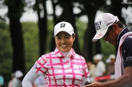 西山ゆかりが悲願のツアー初優勝!(撮影:ALBA)