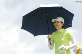 服部真夕が3年ぶりの優勝に王手!(撮影:ALBA)