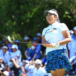 切れ味鋭いアイアンで2位T発進を見せた吉田弓美子(撮影:米山聡明)