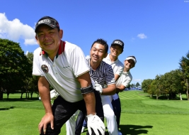 1年ぶりにツアー復帰の平塚!仲の良い久保谷、矢野、片岡と平塚トレイン?(撮影:上山敬太)