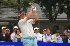 2打差の2位に浮上してバックナインに入っている尾崎直道(撮影:ALBA)