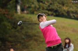 渡邉彩香が5つ伸ばし首位に浮上!(撮影:ALBA)
