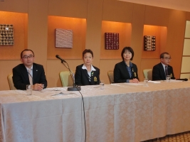 記者発表には小林浩美会長も出席(撮影:ALBA)