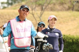 怒涛のバーディラッシュで、菊地絵理香が今季初優勝に王手!(撮影:ALBA)