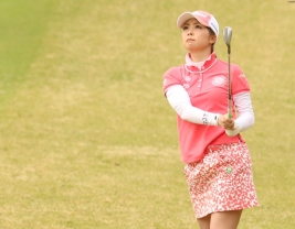 念願のツアー2勝目を手にした菊地絵理香(撮影:ALBA)