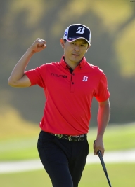 最終18番でバーディ奪取し、プレーオフへ(撮影:上山敬太)