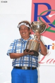 最終日は中止となり第2ラウンドで首位に立った表純子が優勝(撮影:ALBA)