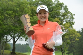 仲宗根、2試合連続V!<写真提供:LPGA>