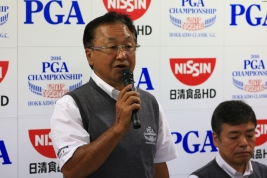 ピンポジ総選挙の結果を発表する倉本昌弘会長(撮影:ALBA)