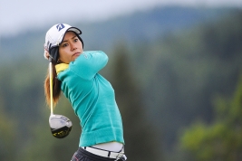 藍、長い中断も集中力を切らさず上々のスタート(撮影:GettyImages)
