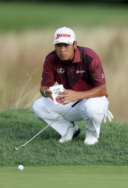 この日はグリーン上で苦しんだ松山、4つスコアを落とし予選落ちに(撮影:GettyImages)