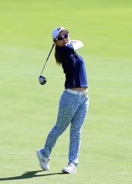 藍、好調の同伴競技者とリズム良く回り好発進!(撮影:GettyImages)