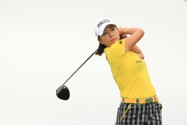 “65”のスコアを叩き出した原江里菜は、10ホール連続1パットとグリーン上を支配した(撮影:秋田義和)