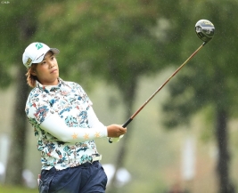 2位タイに後退した濱田茉優 首位とは1打差の接戦となっている(撮影:米山聡明)