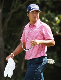 松山、優勝をなんとか射程圏内に捉え最終日へ!(撮影:GettyImages)
