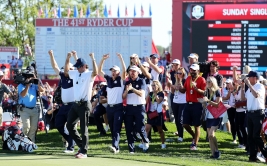 歓喜に沸く米国選抜チームの選手たち(撮影:GettyImages)