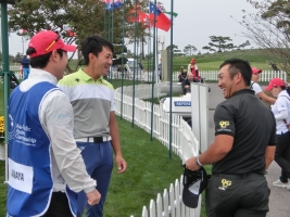 先に上がった亀代が金谷にプレッシャーをかける場面も 切磋琢磨しながらオーガスタへの切符を目指していく(撮影:秋田義和)