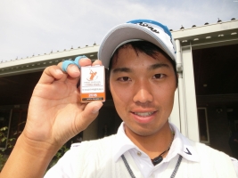 PGAツアーチャイナのツアーバッジを見せる和田章太郎 さらなるステップアップを目指す(撮影:赤澤亮丈)