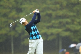 畑岡奈紗はプロ初バーディをチップインで飾るも、痛恨のダボ…(撮影:福田文平)