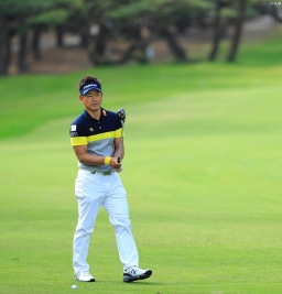 日本勢2番手8位の好スタートも、藤田寛之の表情は晴れない(撮影:米山聡明)