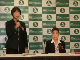 LPGA会長の小林浩美(左)と副会長の鈴木美重子(撮影:秋田義和)