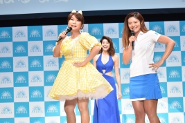 慣れないランウェイにドキドキ(撮影:山代厚男)