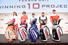 新たにヤマハと契約した5人、左からユン・チェヨン、大山志保、有村智恵、今平周吾、弓削淳詩(撮影:山代厚男)