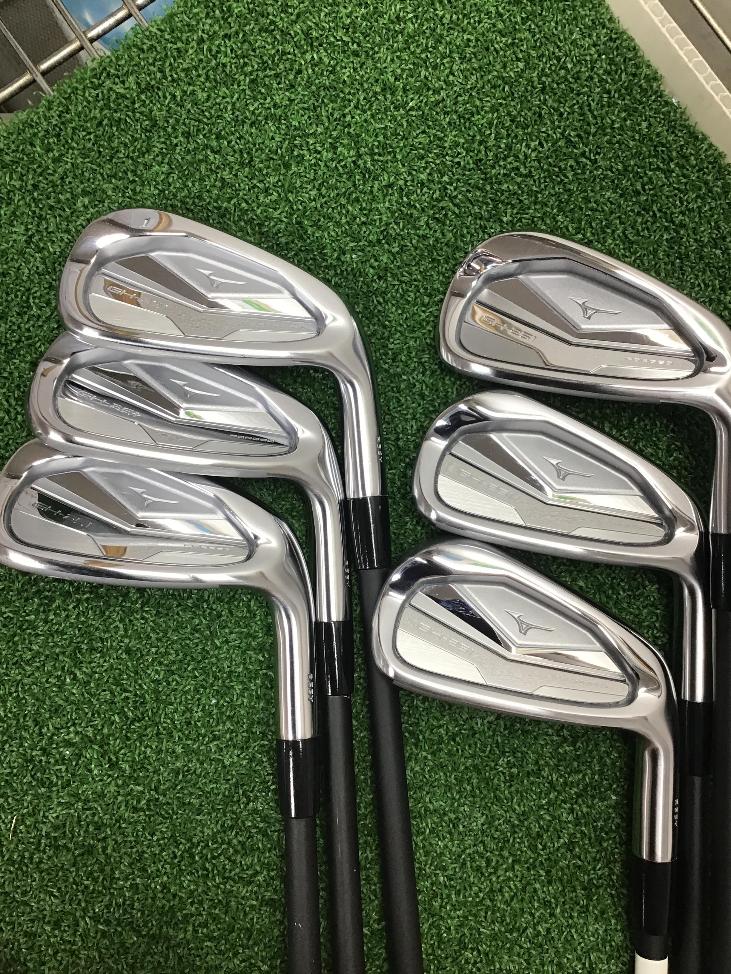 本日のご紹介 Mizuno GH-251/TRAVIL 85