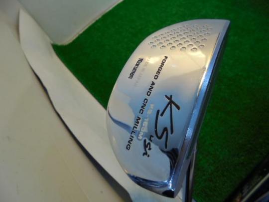 センターシャフトのパター♪