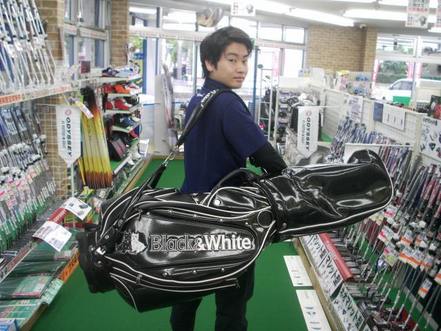 ★２匹のワンちゃんでおなじみのＢＬＡＣＫ＆ＷＨＩＴＥキャディバッグが入荷しました！★