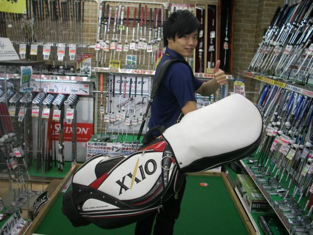 ★イカしたカラーのＸＸＩＯキャディーバッグが入荷しました！★