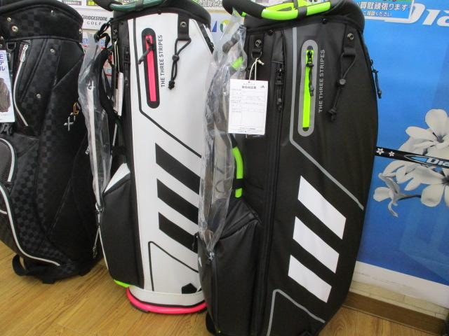 キャディバッグ入荷しました(*^^)v