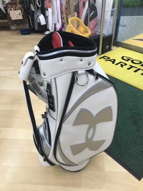 ☆メチャクチャカッコイイ！！ハイセンスなキャディバッグが入荷
