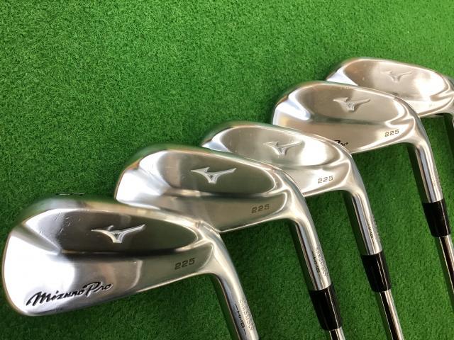 Mizuno Pro 225