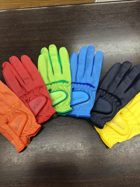 カラフルなグローブ！！