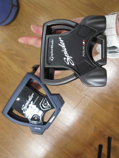 入荷情報Ｓｐｉｄｅｒ　Ｘ　ＢＬＵＥ／ＷＨＩＴＥ　スモールスラント　３４インチ