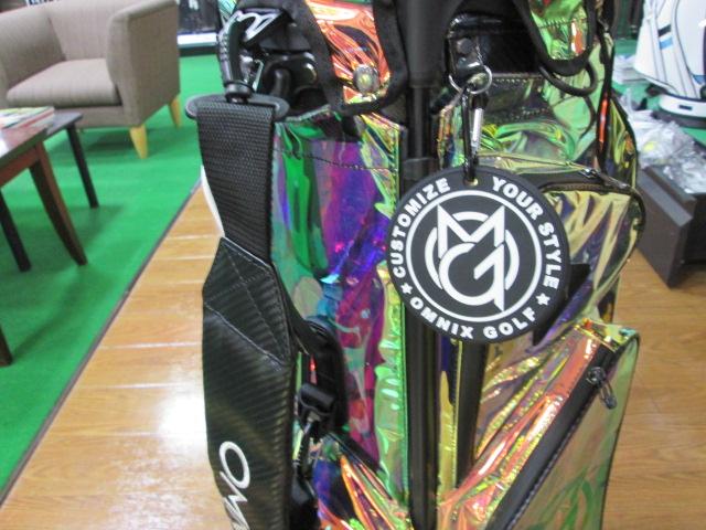当店で一際目立つキャディバック★ＯＭＮＩＸＧＯＬＦキャディバック：レインボーゴールド