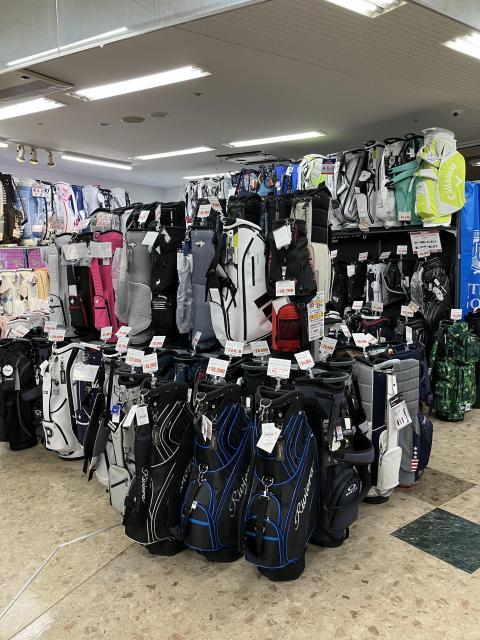 バッグもたくさんありますよー
