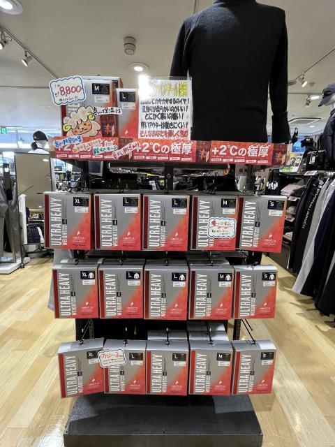 【寒さと闘うゴルファーさんへ】暖かいインナー入荷しました♪