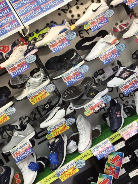 シューズ初売りセール実施中