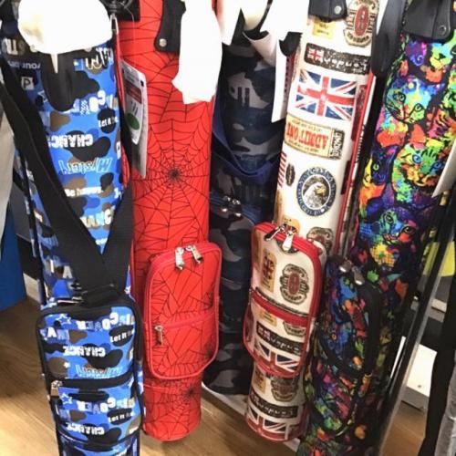 ゴルフ用品は派手に！