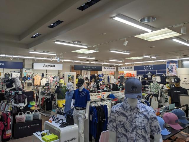 ゴルフウェア各種ブランドSALE実施中！！