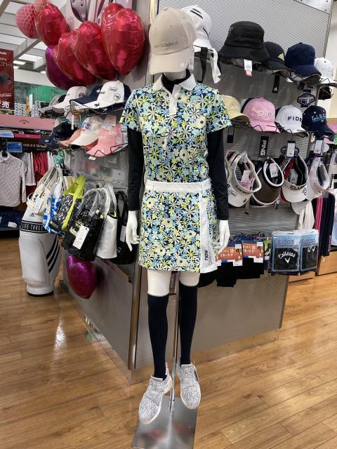 new balance花柄ウェアのご紹介です☆