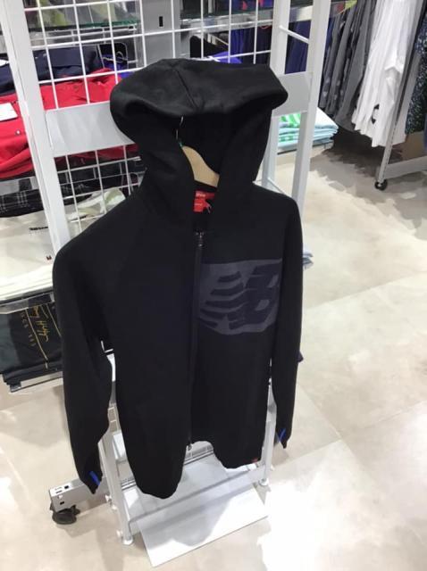 パーカーでのプレーはアリ？？