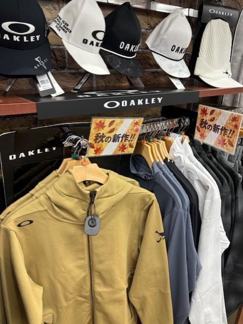 秋物ウェアが続々入荷中です