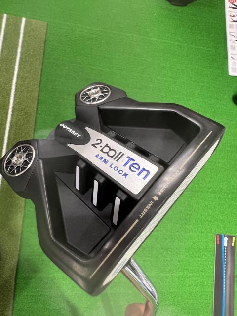 安定感抜群！オデッセイ　2-BALL TEN TOUR LINED ARM LOCK 