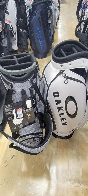 OAKLEY新作キャディバック